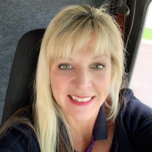 Meet your Posher, Sandra